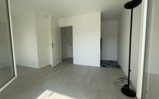 Studio rive gauche quartier saint sever dans résidence sécurisée
