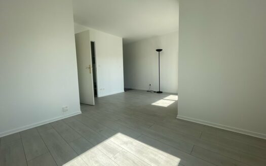 Studio rive gauche quartier saint sever dans résidence sécurisée