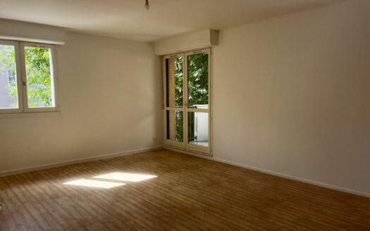 A louer, F4 avec balcon et place de parking, rouen gauche