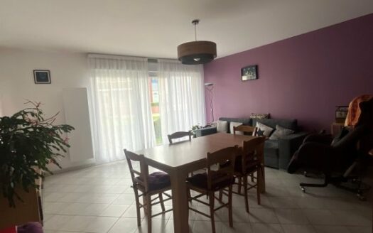 A LOUER - F3 de 71.63m² avec terrasse, jardin et place de parking - Mesnil-Esnar