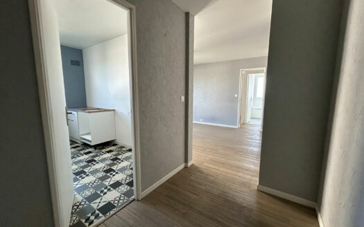 À vendre Appartement Maromme La Maine F2 avec cave.