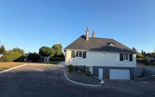 A LOUER - Maison d'exception de plain-pied - T5 de 125m² avec jardin, sous-sol c