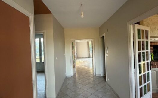 A LOUER - Maison d'exception de plain-pied - T5 de 125m² avec jardin, sous-sol c