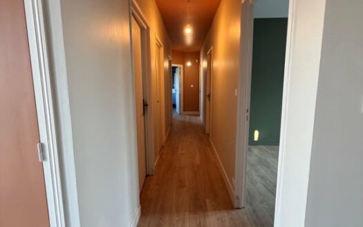 A LOUER - Maison d'exception de plain-pied - T5 de 125m² avec jardin, sous-sol c