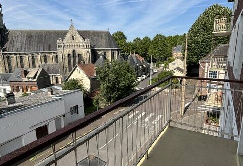 Nouveauté à la location - Appartement de type F4 de 67.73m² avec balcon, box, ca