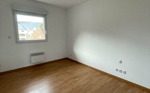 A LOUER - F3 de 71.71m² avec balcon et parking en sous-sol - LE MESNIL-ESNARD