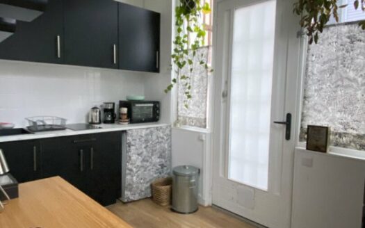 A LOUER - Appartement F1 bis de 21.6m² dans une maison bourgeoise avec cave à RO