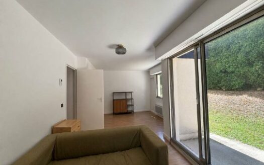A LOUER - Appartement F2 de 46.97m² avec parking, terrasse et cave à Rouen