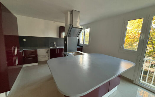 À vendre Appartement Rouen T3 avec cave et option garage.
