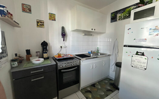 Appartement Sotteville Les Rouen F2 avec balcon et parking.
