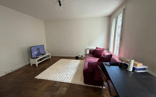 IMMEUBLE DE RAPPORT - 3 APPARTEMENTS LOUÉS - GARAGE, PARKINGS ET FORT POTENTIEL D'OPTIMISATION