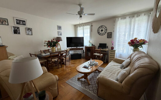 IMMEUBLE DE RAPPORT - 3 APPARTEMENTS LOUÉS - GARAGE, PARKINGS ET FORT POTENTIEL D'OPTIMISATION