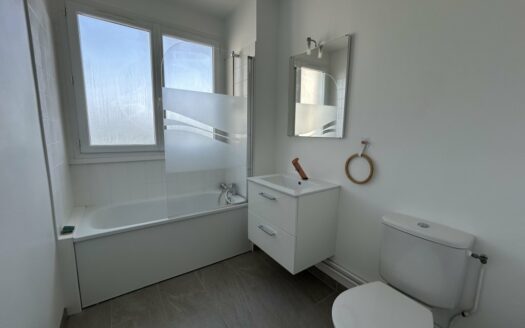 A LOUER - Appartement F2 de 48.45m² avec cave - MAROMME LA MAINE