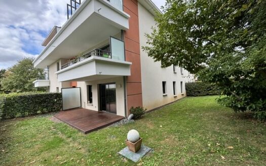A LOUER - Appartement F3 de 72.40m² avec terrasse, jardin, cave et parkings - MO