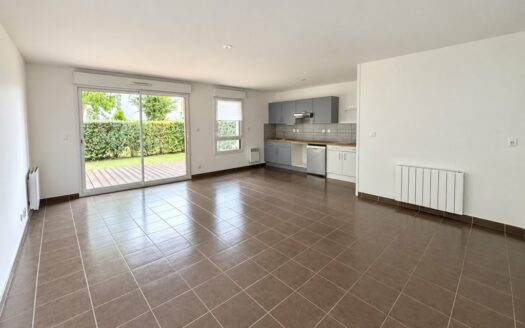 A LOUER - Appartement F3 de 72.40m² avec terrasse, jardin, cave et parkings - MO