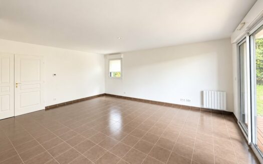 A LOUER - Appartement F3 de 72.40m² avec terrasse, jardin, cave et parkings - MO