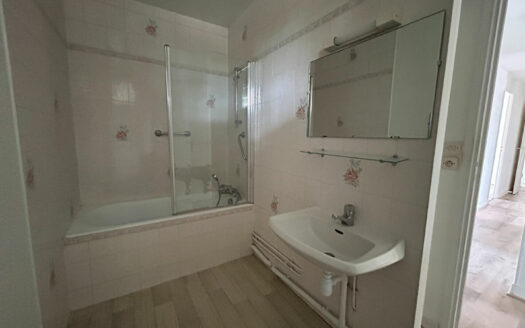 A vendre MONT SAINT AIGNAN Parc de la Scie  F4