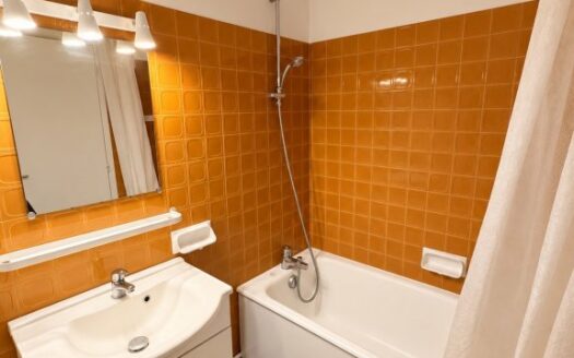 A LOUER - T1 DE 33.61M² - AVEC PARKING BOX ET BALCON - ROUEN
