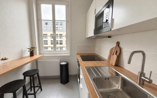 A LOUER - F3 meublé entièrement rénové - Rouen Place Saint-Marc