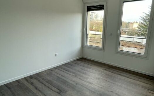 F3 de 68m² - ROUEN - parking - balcon - PINEL