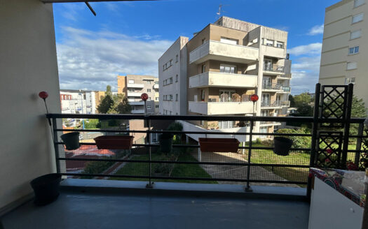 Appartement Sotteville Les Rouen F2 avec balcon et parking.