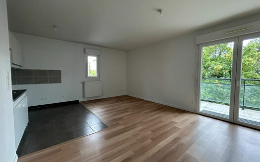 A vendre Maromme centre F3 avec balcon, cave et garage